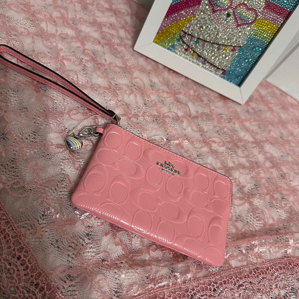 Corner Zip Wristlet